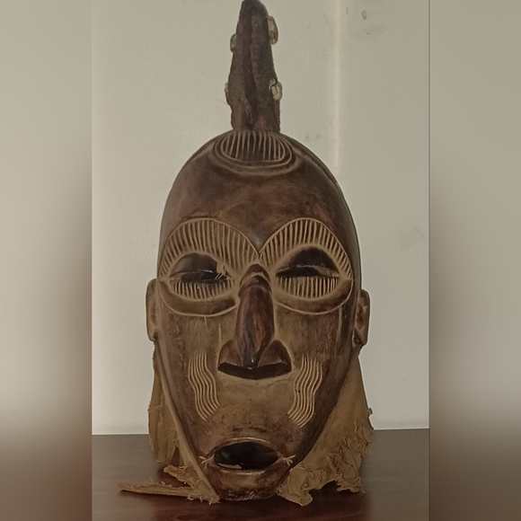 Authentic African Mask - Picture 2 of 6